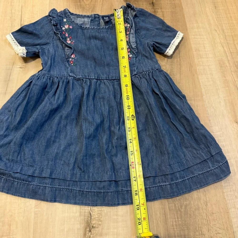 Gap Girls Denim Embroidered Dress size 3T